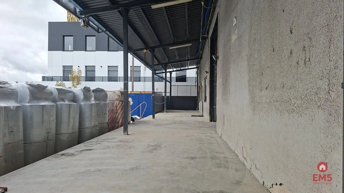 Hala-magazyn z rampą 1200 m2