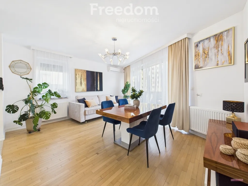 Przestronne 2 poziomy z balkonem