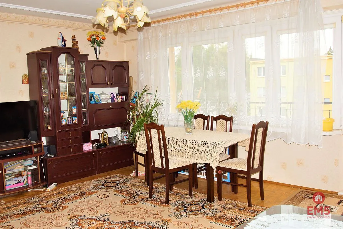 Trzy pokoje, balkon