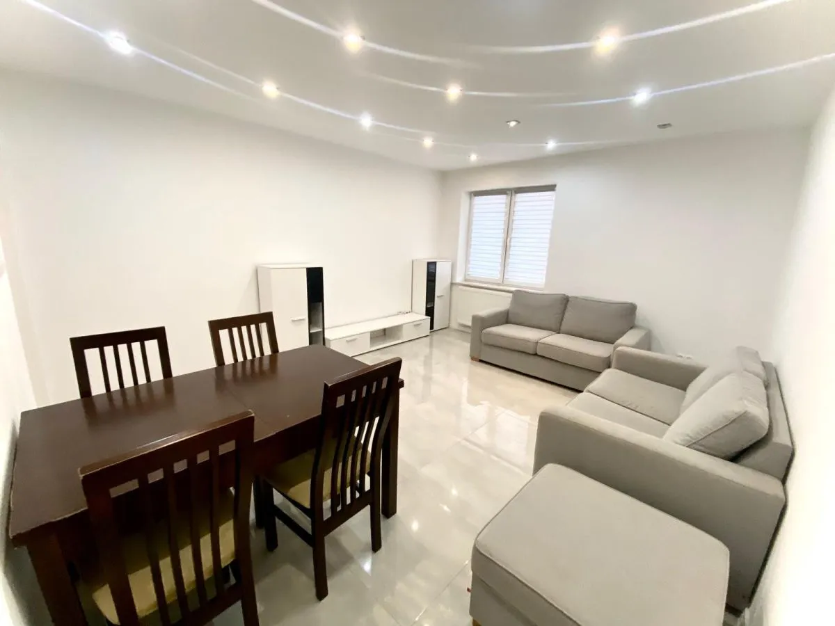 Mieszkanie 52 m² z działką 375 m² i garażem