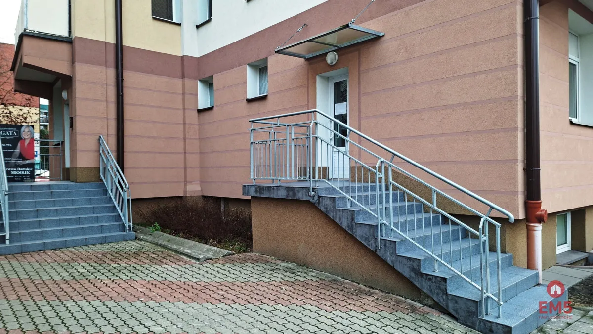 Lokal użytkowy 74 na parterze. Blisko centrum.