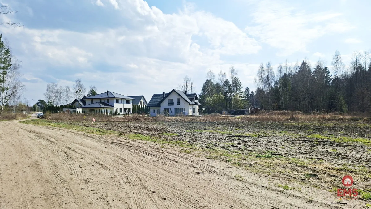 Działka budowlana 1183 m2. Solniczki.