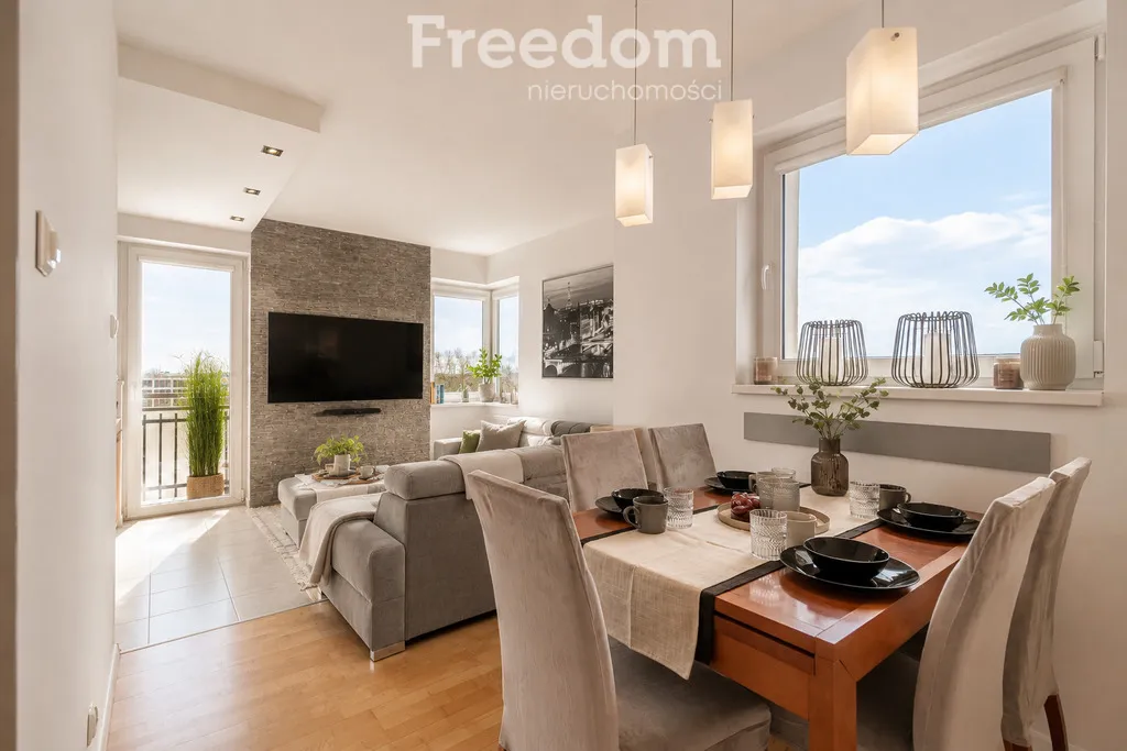 5 pokoi dwupoziomowe komórka balkon